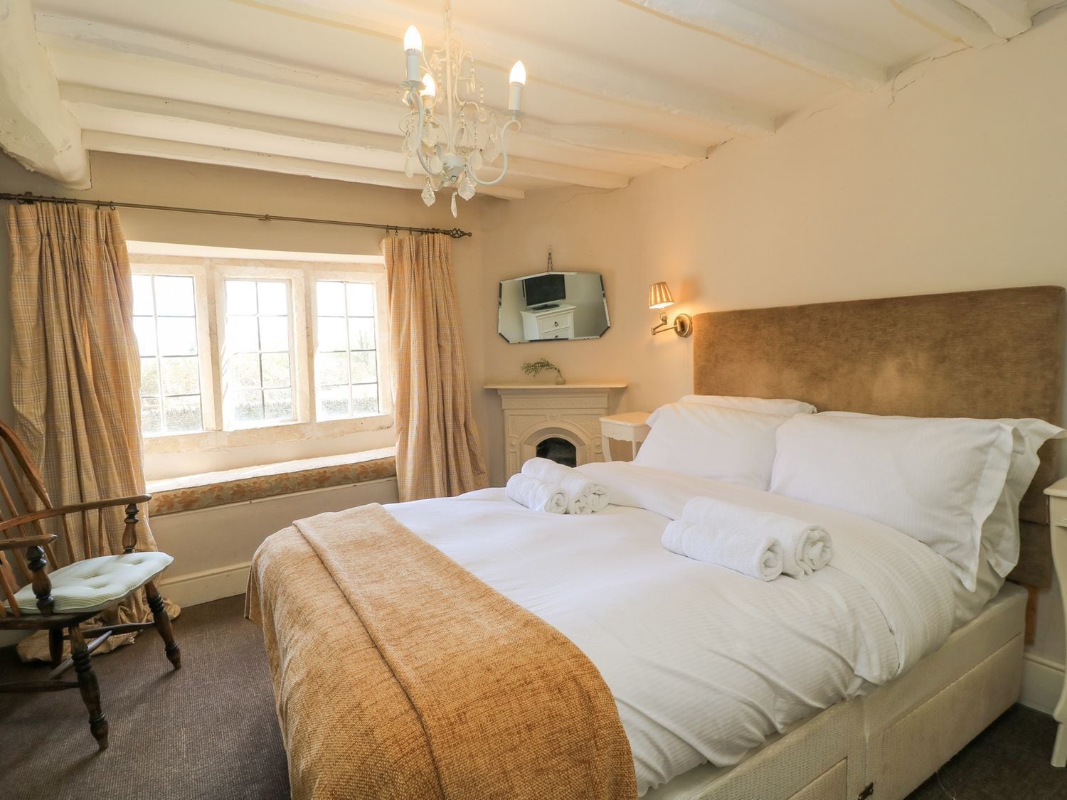 3 bedrooms, individually decorated, individually furnished, free WiFi