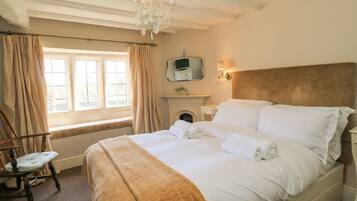 3 bedrooms, individually decorated, individually furnished, free WiFi