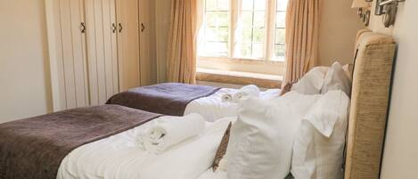 3 bedrooms, individually decorated, individually furnished, free WiFi