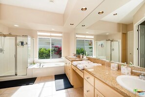 Hair dryer, towels, soap, shampoo - Gated Rancho Mirage Oasis w/ Pool & Spa (Rancho Mirage)