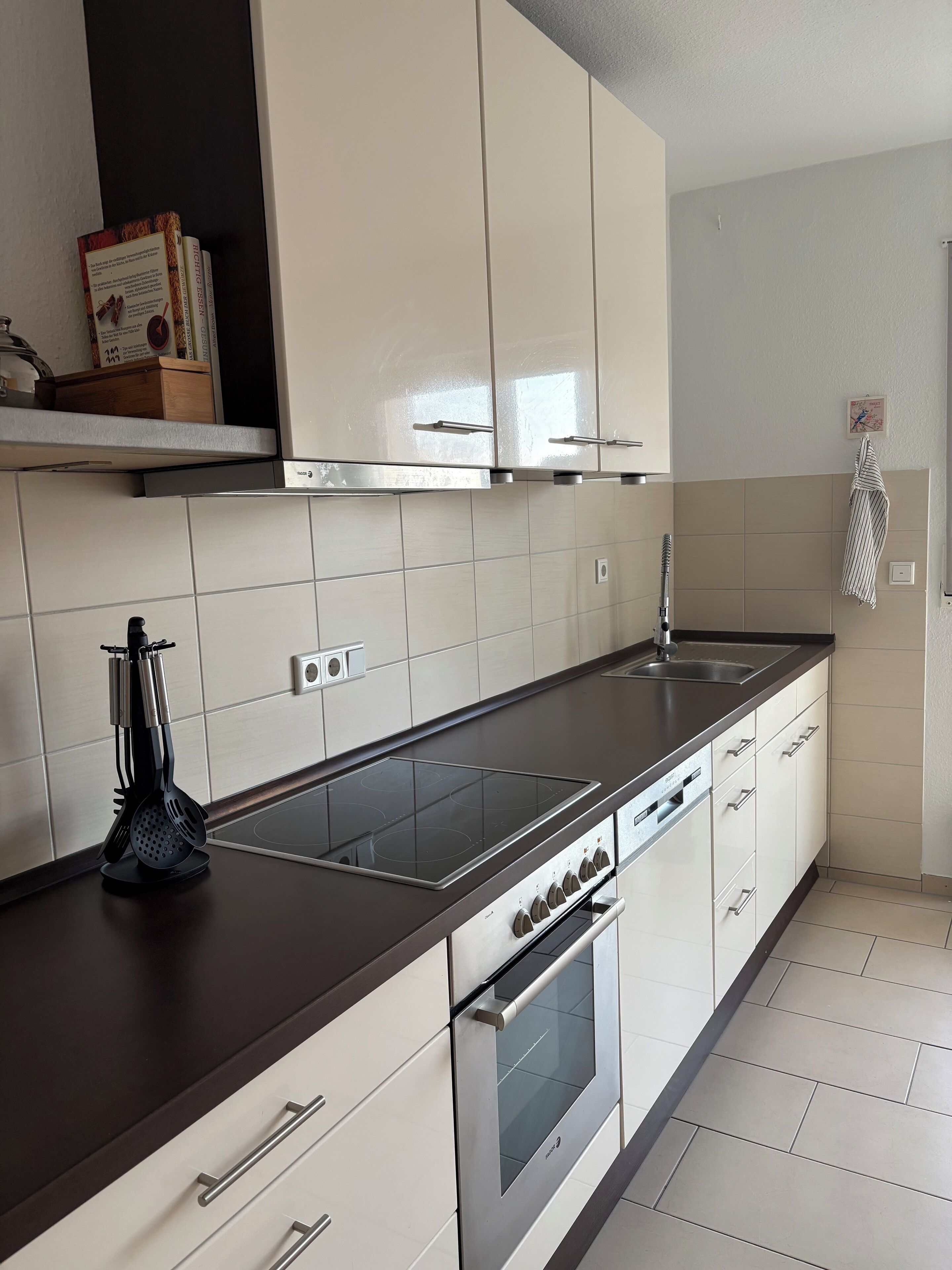 Microonde, forno, piano cottura, lavastoviglie