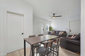 Dining - Cozy One Bedroom Oldtown EV Charger Shared Space (Scottsdale)