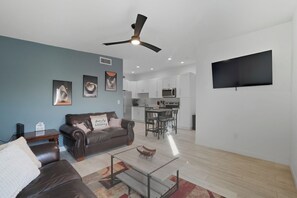 Living area - Cozy One Bedroom Oldtown EV Charger Shared Space (Scottsdale)