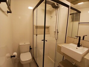 Bathroom - Apto Vista Mar Lateral em Frente a Praia BDT0608 (Ilhéus)