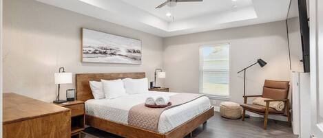 Desk, iron/ironing board, WiFi, bed sheets