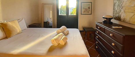 Bügeleisen/Bügelbrett, kostenloses WLAN, Bettwäsche