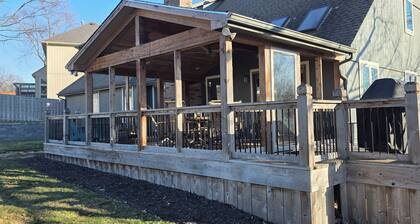 Spacious 4-bedroom house in lovely Shawnee Sleeps 10