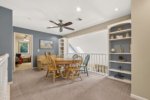 Dining - The Shawnee Smart Estate-Sleeps 10+ (Shawnee)