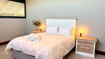 3 bedrooms, desk, iron/ironing board, WiFi (free)