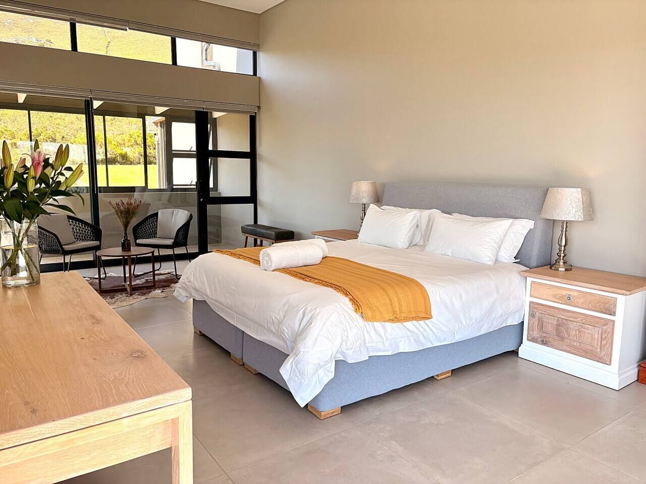 3 bedrooms, desk, iron/ironing board, WiFi (free)