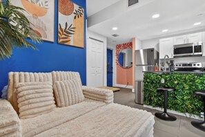 Interior - 2-bedroom Apartment in the Heart of Wynwood! Cozy & Close to the fun! (Miami)