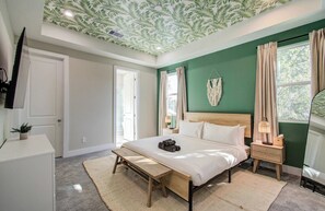 3 bedrooms, iron/ironing board, WiFi, bed sheets - Chic & Central 3-BD/2.5-BA, Mins to DT & Midtown (Houston)