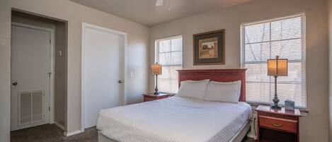 Bügeleisen/Bügelbrett, WLAN, Bettwäsche