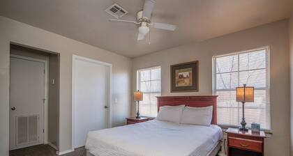 Cozy 1 Bed - Fast Internet - Reserved Parking