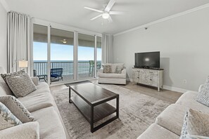 TV - 805, Beachfront condo with amazing Gulf view, pool, close to Fishing Pier (Navarre)
