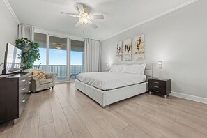 2 bedrooms, iron/ironing board, WiFi, bed sheets - 805, Beachfront condo with amazing Gulf view, pool, close to Fishing Pier (Navarre)