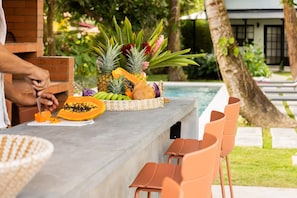Outdoor dining - Altavida Lodge · 2BR Apt with Garden & Pool · N7 (Valle de Anton)