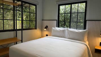 Een strijkplank/strijkijzer, gratis wifi, beddengoed