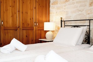 Vil·la Deluxe, vistes al pati | Caixa forta a l'habitació i cortines opaques 