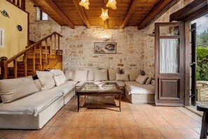 Deluxe House, Courtyard View