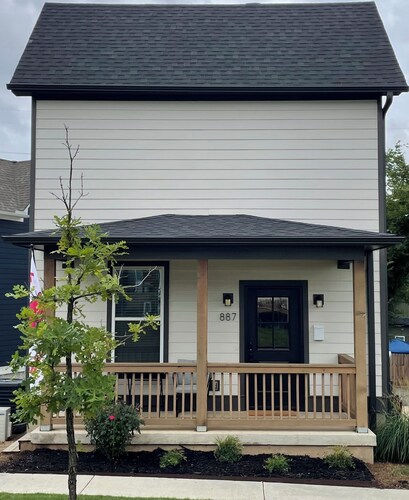 Cozy 2-bedroom cottage in Centennial Park 1.5mi away from UofA