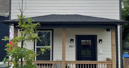 Cozy 2-bedroom cottage in Centennial Park 1.5mi away from UofA