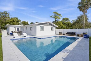 Pool - 5-Min to Beach • Pool • Beach Gear • Family House (Seminole)