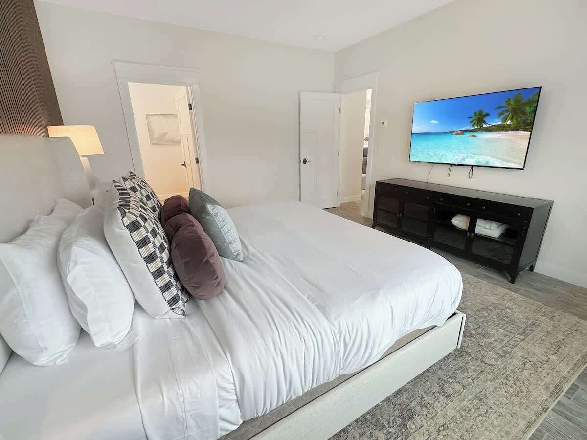 Iron/ironing board, travel crib, WiFi, bed sheets