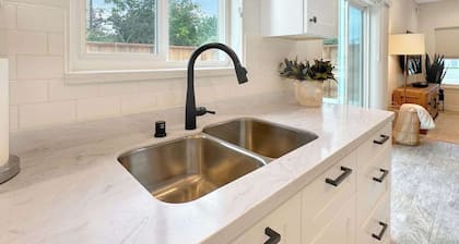 Upscale Stay âą Hot Tub âą Steps to Dining/Coffee