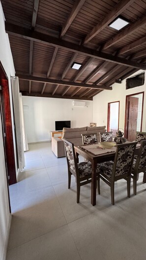 Dining - Garopaba Apartment for Families and Couples (Garopaba)