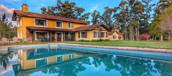 Gorgeous 7-bedroom farmhouse with AC in charming Soca