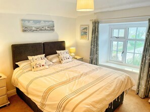 3 bedrooms, iron/ironing board, travel cot, free WiFi - Perfect Family-Friendly Cornwall Cottage | Near Perranporth | Sleeps 6 & Parking (Rose)