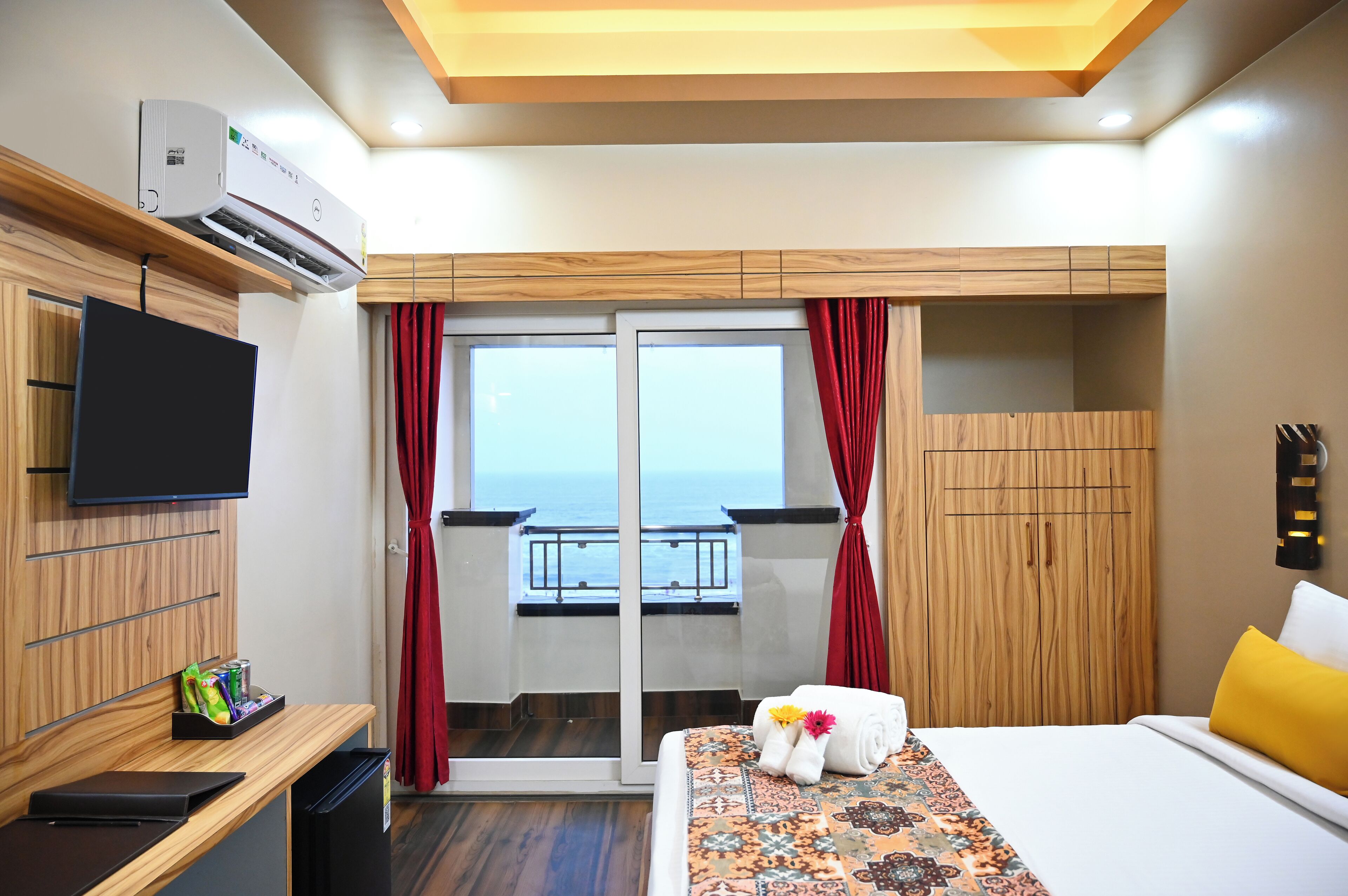 Junior Suite, Balcony, Beach View | Free WiFi