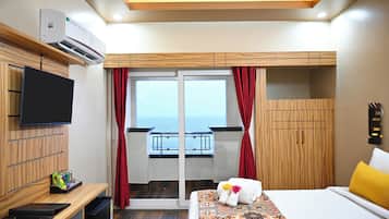 Junior Suite, Balcony, Beach View | Free WiFi