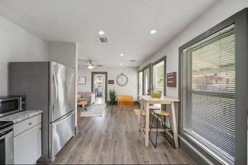 Cozy 1BR located in the Historic District downtown just minutes from the Pearl!