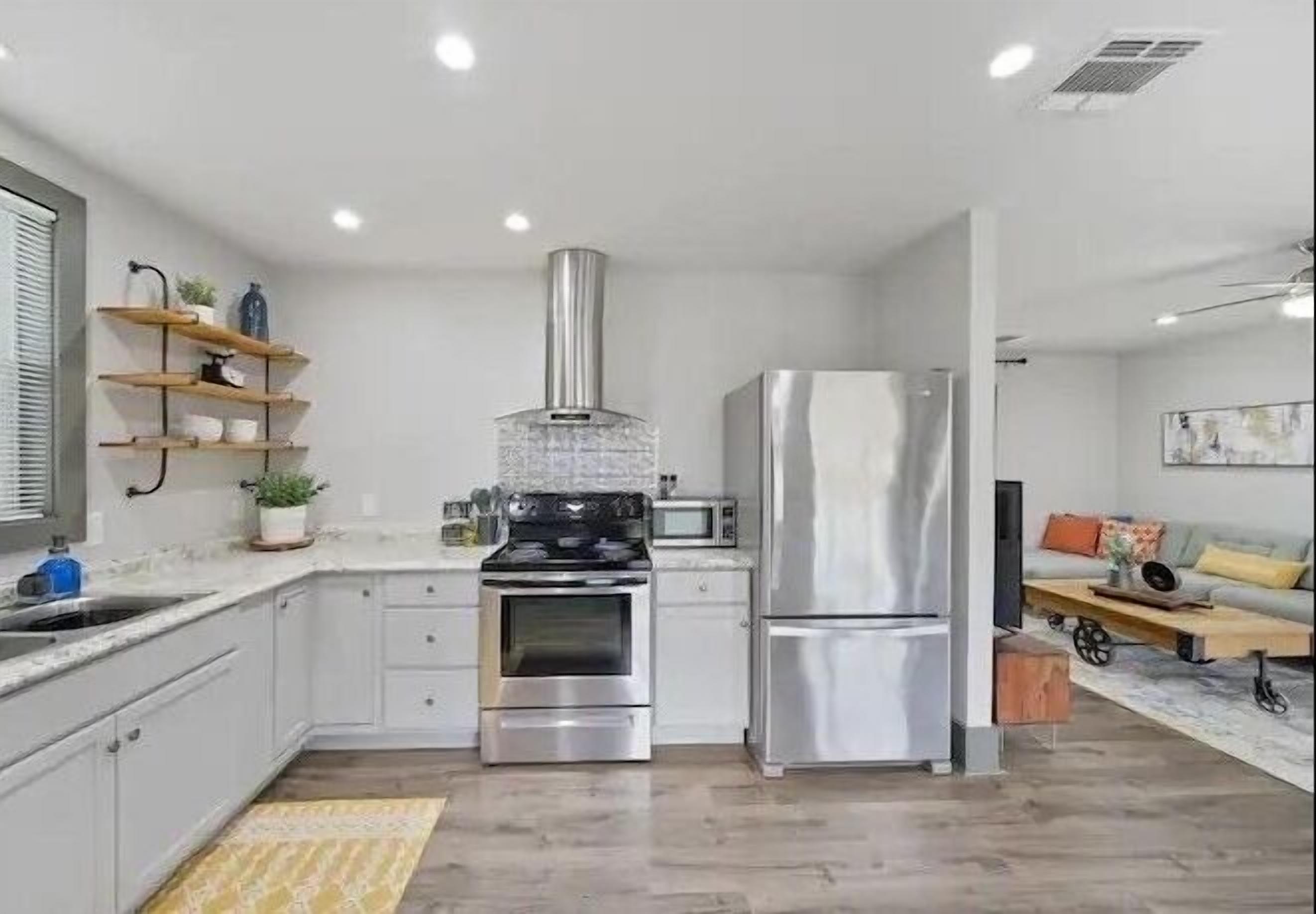 冰箱、微波炉、烤箱、炉灶