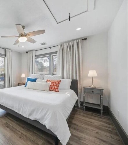 Cozy 1BR located in the Historic District downtown just minutes from the Pearl!