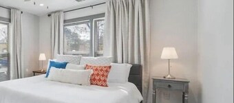 Cozy 1BR located in the Historic District downtown just minutes from the Pearl!