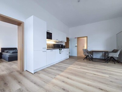 Alpha Apartments: 2BR for 4, Quiet Retreat