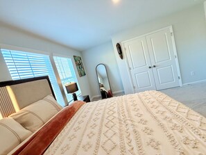 2 chambres, fer et planche à repasser, Wi-Fi, draps fournis