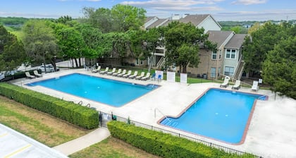 Brand New 2BD/2.5BA Condo. Furnished & Work-Ready! Corporate Housing for 28 day+