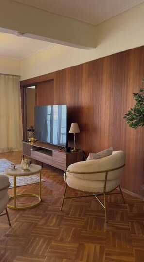 Smart TV, fireplace - 4-bedroom penthouse with spectacular sea views (Thessaloniki)