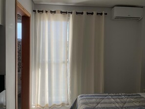 1 غرفة نوم ومكواة/لوح كي وواي فاي وملاءات أسرّة