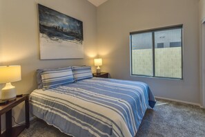 3 chambres, fer et planche à repasser, Wi-Fi, draps fournis