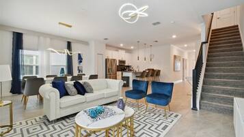 Superior Villa | Ruang tamu | TV skrin rata