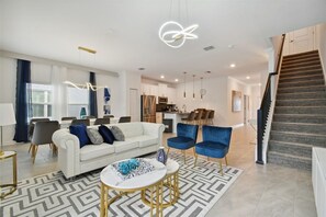 Living area - 5br/4ba Luxury Home Resort Access (Kissimmee)