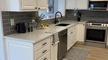 Comfort House, Patio | Private kitchen