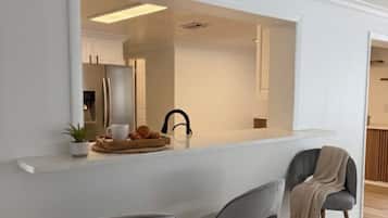 Comfort House, Patio | Dining