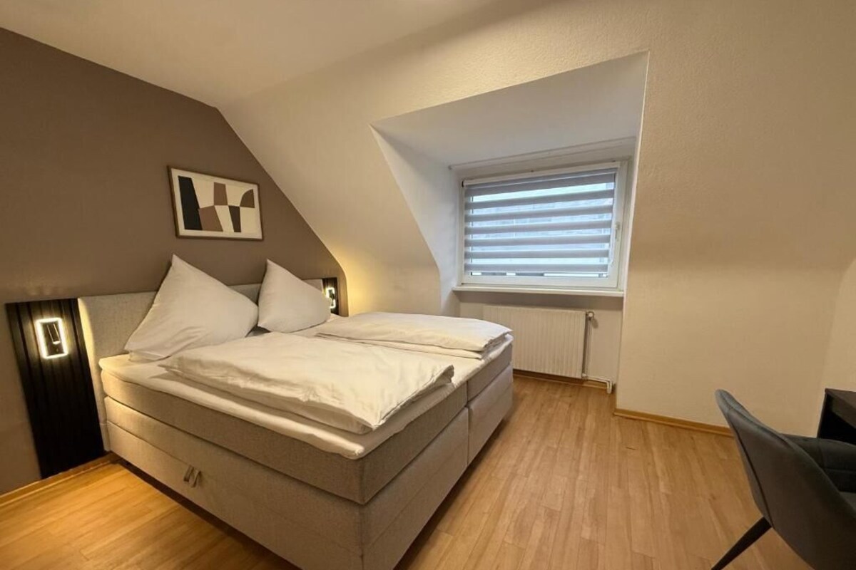 Double Room | Desk, soundproofing, WiFi (free), bed sheets