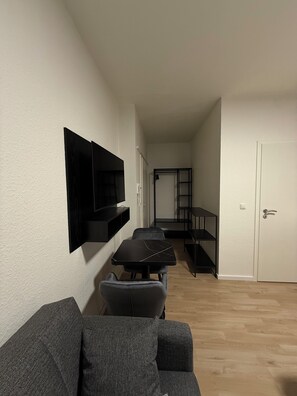 Chambre classique double | Repas dans la chambre